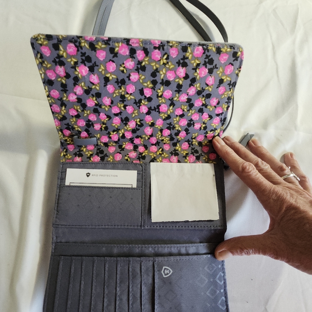 Vera Bradley RFID Wallet Crossbody Carbon Grey New - Picture 5 of 6